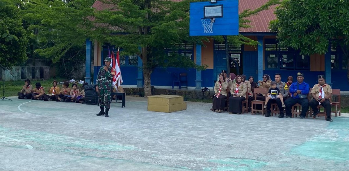 Babinsa Koramil 406-05/Muara Kelingi Hadiri Upacara Perkemahan Penerimaan Tamu Penggalang dan Pelantikan Penggalang Rakit 2024