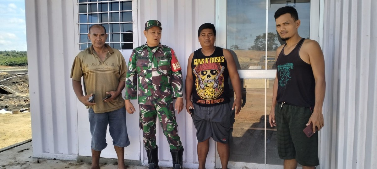 Koptu Sugeng Wibowo Koramil 406-02/Rawas Ilir Ajak Warga Jalani Hidup Sehat