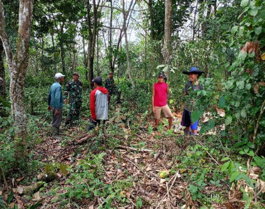 Patroli Karhutbunlah oleh Serma Suhaidi dan 3 Personel