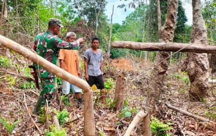 Peltu Rohmadani Laksanakan Komsos dan Himbauan kepada Masyarakat Desa Marga Sakti Terkait Pembukaan Lahan