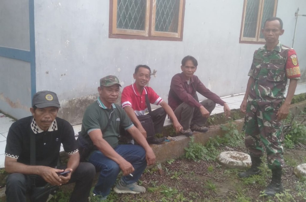 CIPTAKAN LINGKUNGAN YANG AMAN, BABINSA SAMPAIKAN HIMBAUAN KEPADA KETUA RT