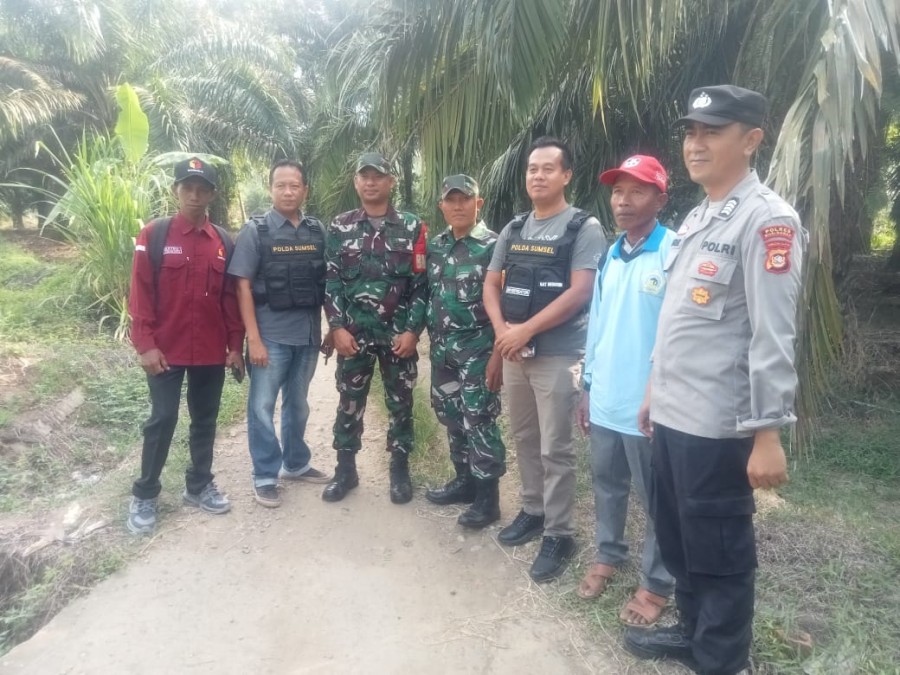 Babinsa Koramil 406-09/Terawas Hadiri Panen Raya Padi dan Pengukuhan Tim Pemenangan Calon Bupati Musi Rawas