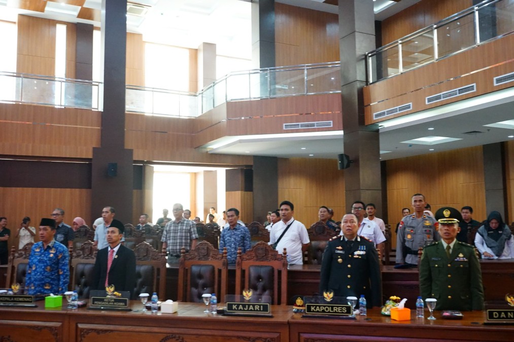 Dandim 0406 Lubuk Linggau, Diwakili Kasdim Hadiri Rapat Paripurna Dalam Rangka Pengucapan Sumpah Pimpinan DPRD Kota Lubuk Linggau