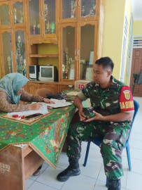 Babinsa Koramil 406-08/Lubuk Linggau Laksanakan Komunikasi Sosial bersama Staf Kelurahan.