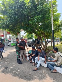 Babinsa Koramil 06/Tugumulyo Melaksanakan Komsos di Desa Trikoyo