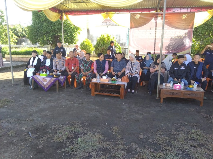 Babinsa Peltu Alamsyah Hadiri Acara Pelantikan KPPS Kecamatan Selatan 2