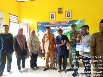 Babinsa Koramil 406-06/Tugumulyo Hadiri Acara Pembagian BLT Dana Desa di Kantor Desa Air Lesing