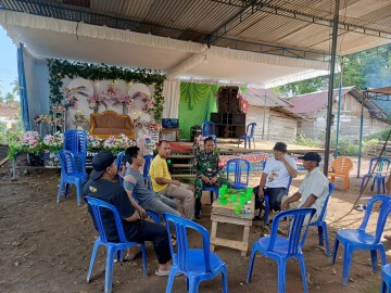 Babinsa Koptu Siswanto Laksanakan Tradisi Rewangan dan Komsos Bersama Warga