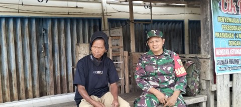 Babinsa Koramil 406-02/Rawas Ilir Melaksanakan Komsos di Desa Kertasari
