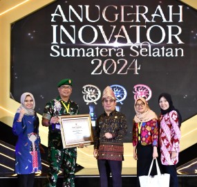 Serka Adi Santoso Terima Piagam Penghargaan Juara Harapan I Masyarakat Umum Inovatif di Anugerah Inovator Sumatera Selatan 2024
