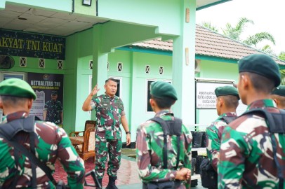 Dandim 0406/Lubuk Linggau Ambil Apel Pergeseran Personil BKO Pengamanan Pilkada Ke PPK Di Kabupaten Muratara