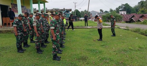 Danramil 406-07/Jayaloka dan Kapolsek Jayaloka Tingkatkan Sinergitas dalam Pengamanan Rapat Pleno Terbuka Pilkada 2024