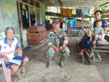 Babinsa Koramil 406-02/Rawas Ilir Laksanakan Komsos di Desa Bringin Makmur 1