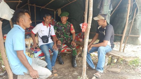 Serda Heru Supriyanto Melaksanakan Kegiatan Komunikasi Sosial Bersama Warga Binaan di Desa Sungai Naik