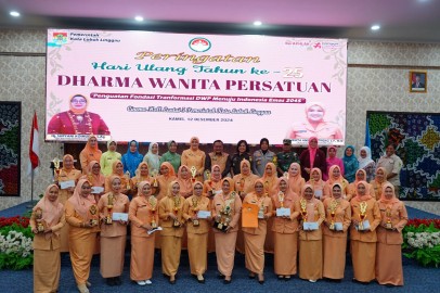 Ketua Persit KCK Cabang XVII Kodim 0406 Lubuk Linggau Menghadiri Acara Puncak Peringatan Hari Ulang Tahun Ke – 25 Dharma Wanita Persatuan