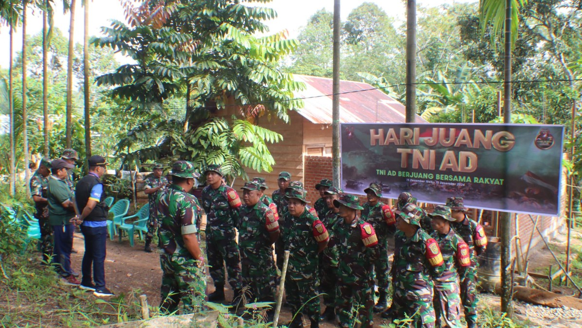 Memperingati Hari Juang TNI AD ke-79 Kodim 0406/Lubuk Linggau melaksanakan kegiatan Rehab RTLH