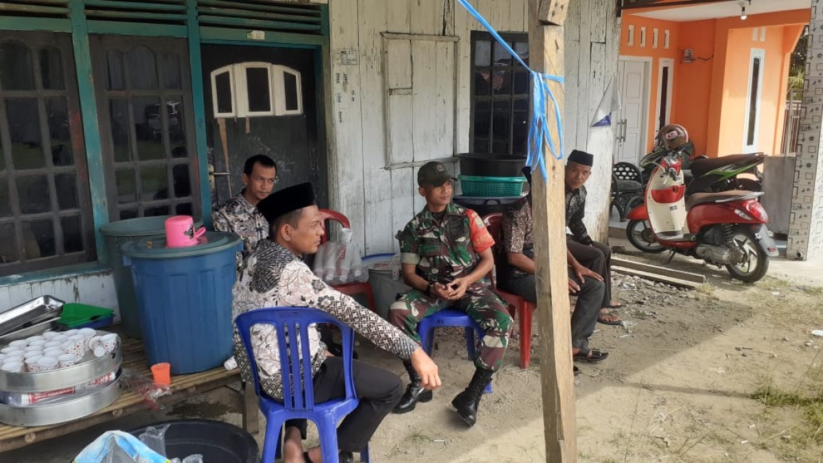 Babinsa Koramil 406-01/Rawas Ulu Laksanakan Komsos di Desa Sukomoro