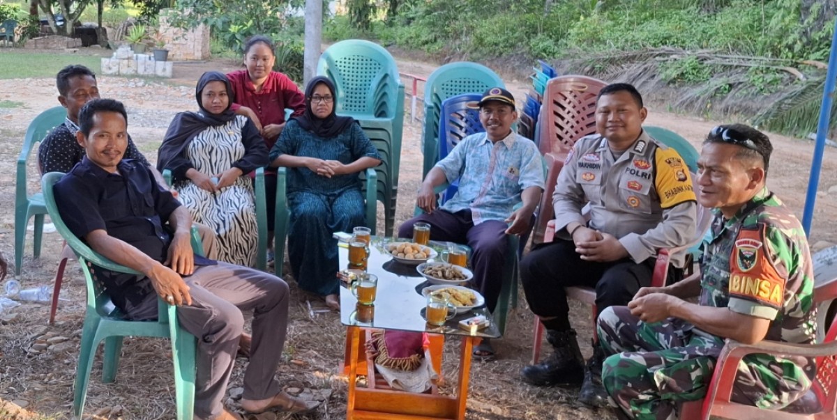 Kepedulian Babinsa Koramil 406-05/Muara Kelingi terhadap Warga Binaan yang Ditimpa Musibah