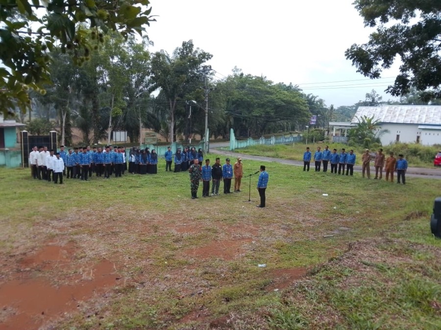 Babinsa Koramil 406-09/Terawas Hadiri Apel Pagi Gabungan di Wilayah Binaan.