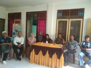 Babinsa Koptu Riwanto F. Simanjuntak Melaksanakan Komsos Pererat Silaturahmi di Kantor Lurah