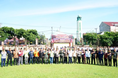 Kasdim 0406/Lubuk Linggau beserta Anggota Hadiri Apel Gelar Pasukan Operasi Lilin 2024 Dalam Rangka Pengamanan Natal Tahun 2024 dan Tahun Baru 2025