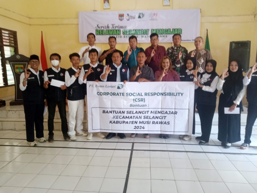 Babinsa Koramil 406-09/Terawas Hadiri Serah Terima Relawan Selangit Mengajar