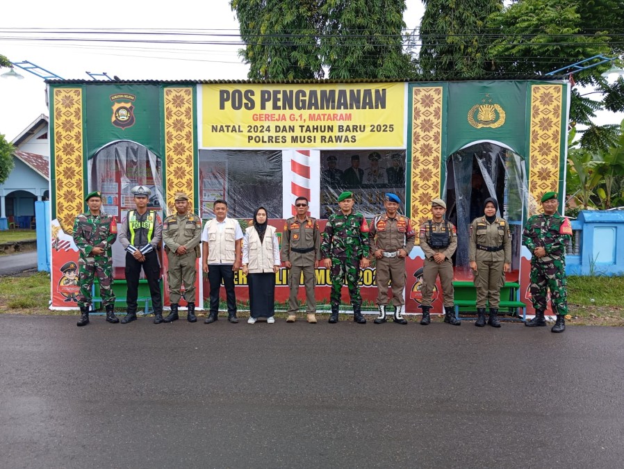 Tingkatkan Keamanan Masyarakat Menjelang Natal, Babinsa Koramil Jajaran 0406 Lubuk Linggau Laksanakan Pengamanan di Pos Pengamanan Nataru
