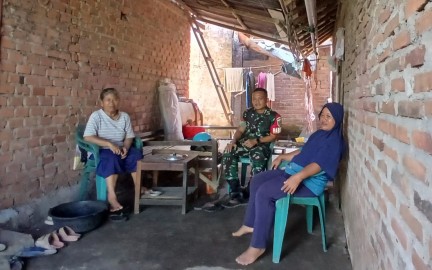 Siap Tetap Sehat, Babinsa Himbau Ibu-Ibu Perhatikan Pola Hidup Sehat dan Kesehatan Anak