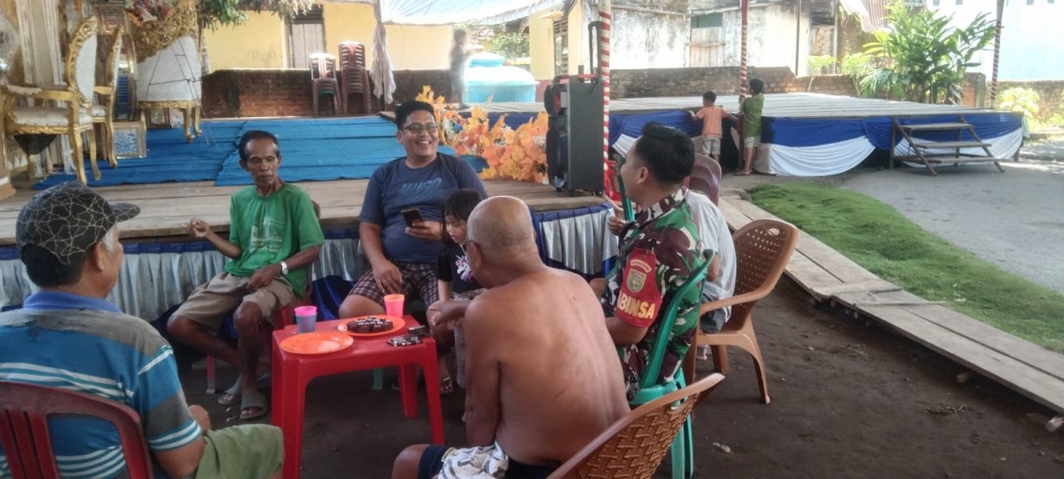 Babinsa Koramil 406-06/Tugumulyo Jalin Komsos dengan Masyarakat Desa Muara Beliti Baru