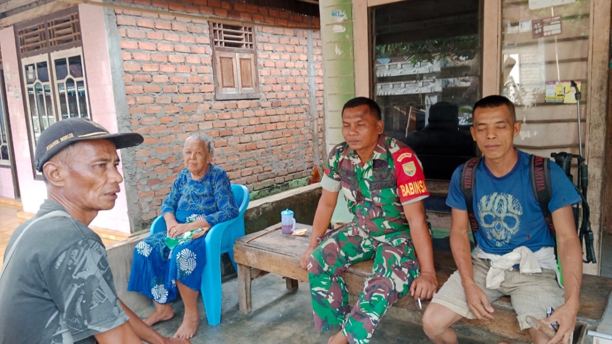 Babinsa Koramil 406-09/Terawas Laksanakan Komsos dengan Warga Binaan