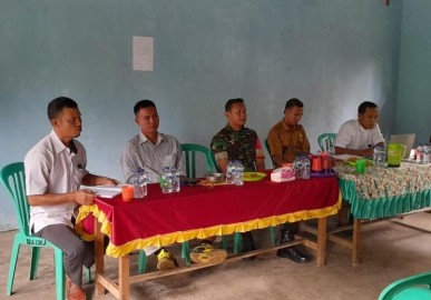 Babinsa Koramil 406-05/Muara Kelingi Hadiri Musrenbangdes Desa Sadu Tahun Anggaran 2025