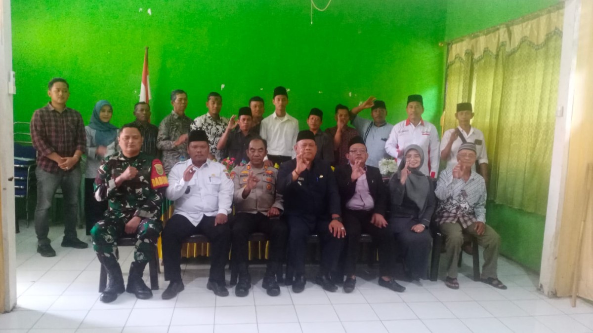 BABINSA KORAMIL 406-06/TUGUMULYO HADIRI PELANTIKAN PAW ANGGOTA BPD DESA NGADIREJO