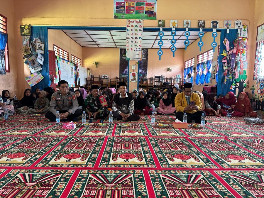 Babinsa Koramil 406-09/Terawas Hadiri Peringatan Isra Miraj di SD Tabarenah