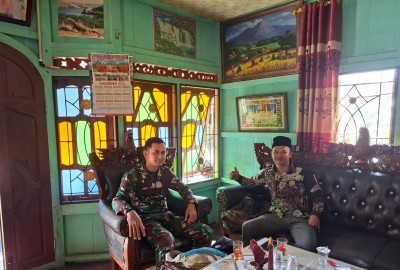 Babinsa Koramil 406-01/Rawas Ulu Laksanakan Komsos dan Silaturahmi Bersama Warga Desa Pulau Kidak