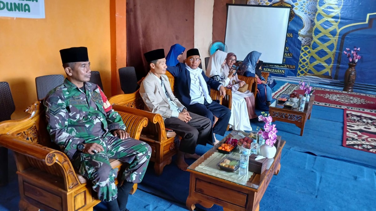 Babinsa Koramil 406-08/Lubuk Linggau Hadiri Peringatan Isra Mi’raj di Ponpes Uswatun Hasana