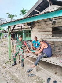 Babinsa Koramil 406-01/Rawas Ulu Ingatkan Pentingnya Menjaga Kesehatan di Musim Penghujan