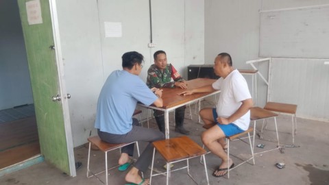 Babinsa Koramil 406-02/Rawas Ilir Koptu Eko Wibowo Laksanakan Komsos dengan Warga Binaan di Desa Karang Dapo 1