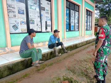 Babinsa Koramil 406-03/Rupit, Serda Ade Nasution, Berikan Semangat dan Motivasi kepada Warga Desa Bukit Ulu