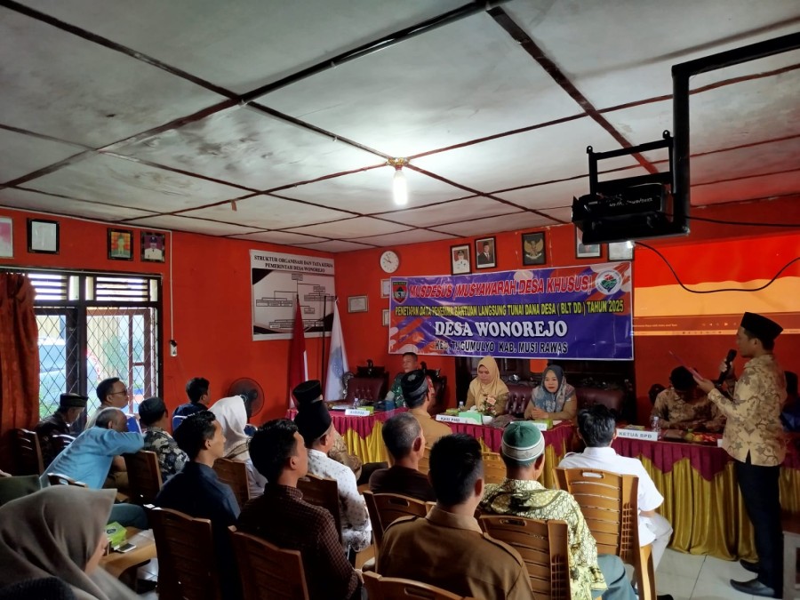 Sertu Firmansyah Babinsa Koramil 406-06/Tugumulyo hadiri musdes tingkat desa di wilayah desa binaan