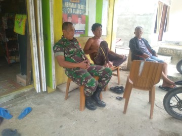 Serda Ali Kusno Laksanakan Komsos Terkait Curah Hujan Tinggi di Desa Teladas