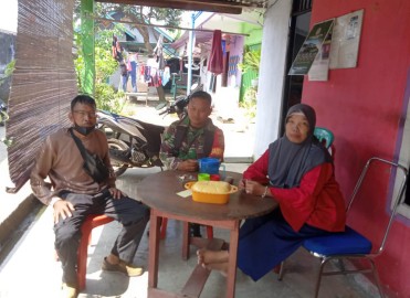 Serda Robi Firdaus, Babinsa Koramil 406-02/Rawas Ilir, Laksanakan Komsos dengan Warga Binaan