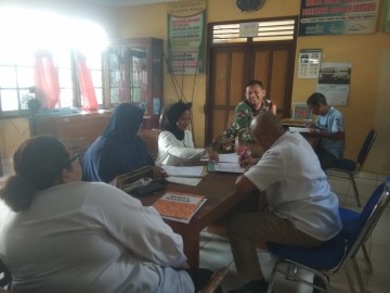 Babinsa Koramil 406-08/Lubuklinggau Gelar Komsos Bersama Tenaga Kesehatan Puskesmas