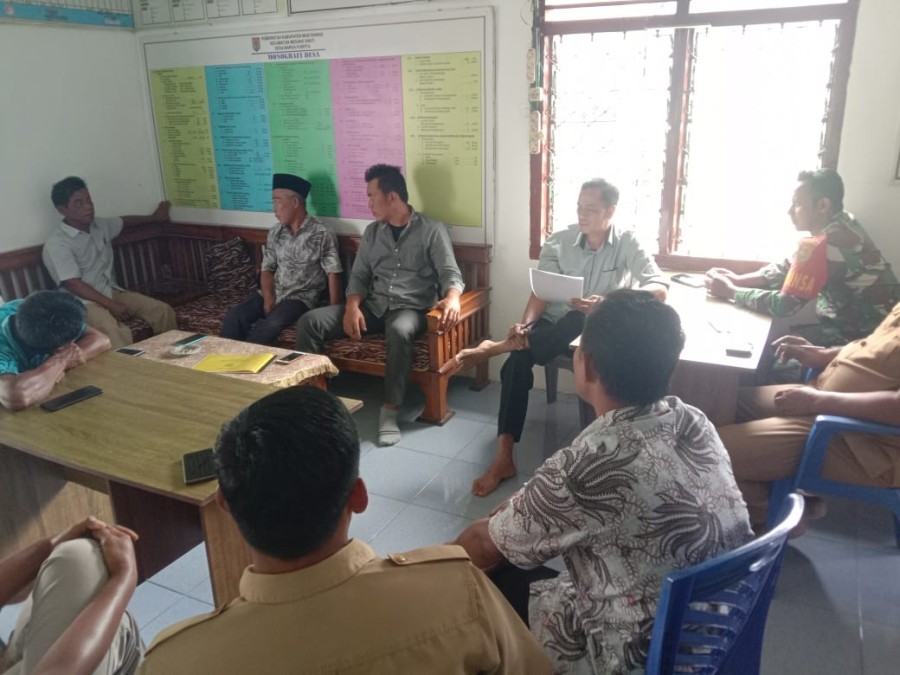 BABINSA KORAMIL 406-04/MUARA LAKITAN MENJALIN SILATURAHMI DENGAN PERANGKAT DESA MARGA PUSPITA