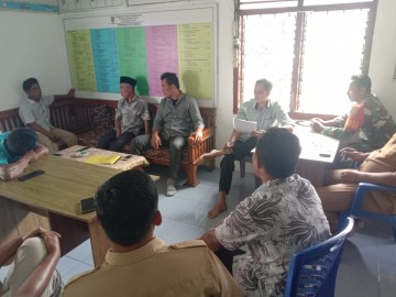 BABINSA KORAMIL 406-04/MUARA LAKITAN MENJALIN SILATURAHMI DENGAN PERANGKAT DESA MARGA PUSPITA