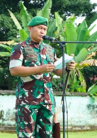 PADA UPACARA BENDERA BULANAN, DANDIM 0406/LUBUK LINGGAU BACAKAN AMANAT PANGDAM II SRIWIJAYA