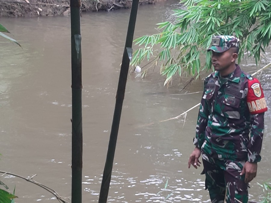 DANRAMIL 406-06/TUGUMULYO PERINTAHKAN BABINSA AKTIF CEK WILAYAH RAWAN BANJIR