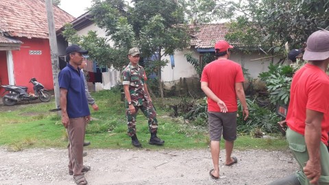 Babinsa Koramil 406-01/Rawas Ulu Pererat Silaturahmi dengan Warga Desa Sungai Jauh