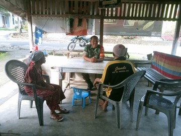 Babinsa Koramil 406-09/Terawas Ajak Warga Jaga Kekompakan di Desa Suka Maju