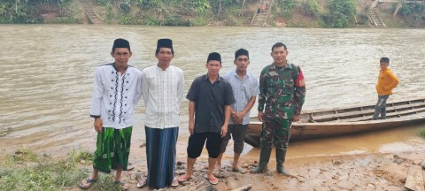 Babinsa Koramil 406-03/Rupit Laksanakan Komsos di Desa Lubuk Kumbung