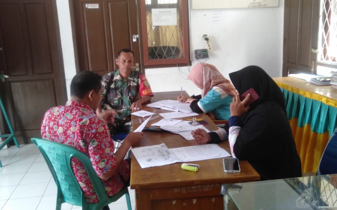 Babinsa Koramil 406-10/Lubuk Linggau Timur Komunikasi Sosial dengan Pegawai Kelurahan